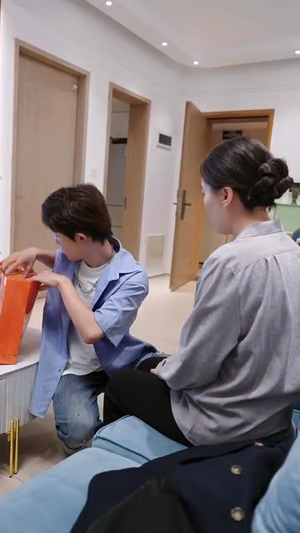 退休后霸道总裁爱上我(72集) 退休后霸道总裁爱上我(72集)好看短剧看不停