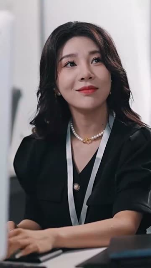 中年闪婚老伴竟是全国首富(80集) 中年闪婚老伴竟是全国首富(80集)超火短剧抢先看