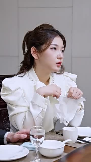 影帝,夫人又去当群演了(80集) 影帝,夫人又去当群演了(80集)直接看到大结局