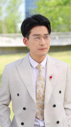 系统提示:人生进度变更(80集) 系统提示:人生进度变更(80集)精彩的短剧