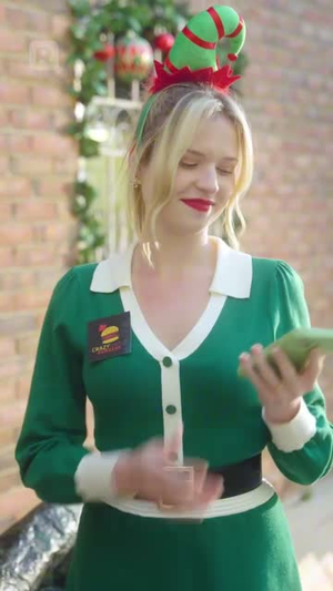 美国首富爱上在汉堡店端盘子的我（热门短剧英语中字）短剧后续更精彩