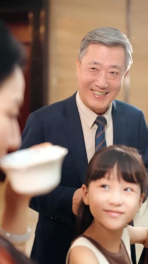 萌宝告状农民工爹地是战神 (60集) 萌宝告状农民工爹地是战神 (60集) 在线免费观影