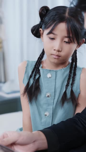 帅爸的兽语小千金(79集) 帅爸的兽语小千金(79集)高清无码免费看