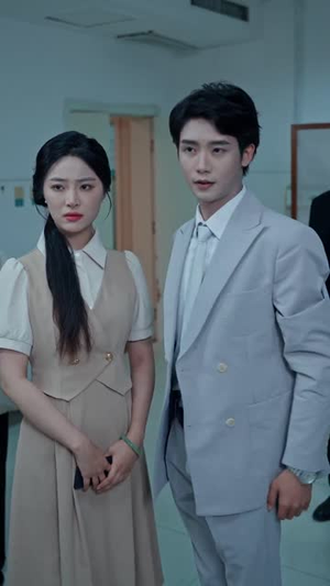 当山河四省高三生成为京市真千金 (66集) 当山河四省高三生成为京市真千金 (66集)短剧上头又好看