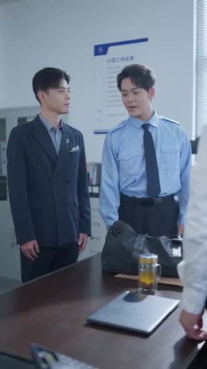 兄弟收手吧外面全是警察 (80集) 兄弟收手吧外面全是警察 (80集) 热播短剧推荐