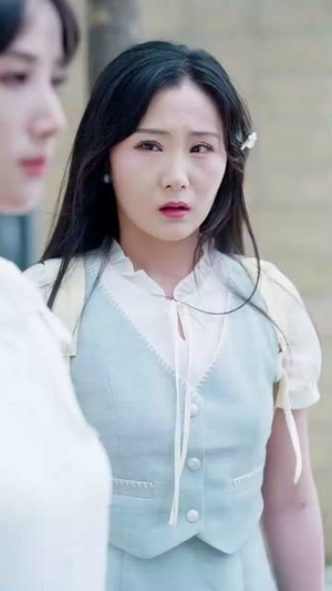 重回校园我赖上高冷校花(77集) 重回校园我赖上高冷校花(77集)热门短剧榜单