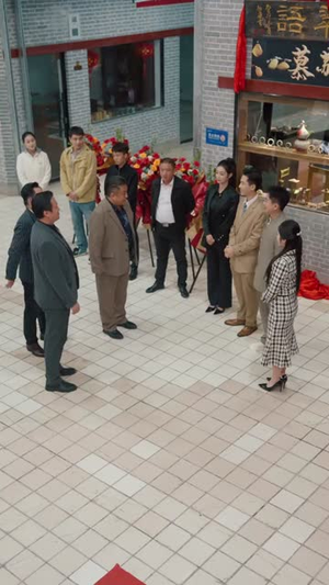 摊牌了我能看见过去一万年（79集）温柔追捕短剧