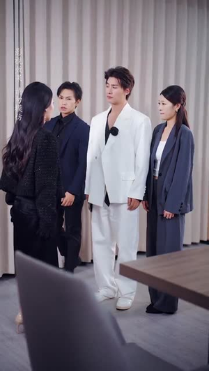 隐婚后团宠野丫头(60集) 隐婚后团宠野丫头(60集)红果免费看短剧