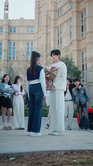 装穷被丢进恋爱盲盒后（71集）热播短剧全集看