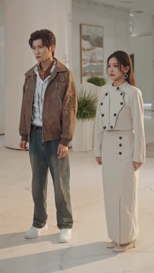 我靠摆摊南天门,走上人生巅峰(68集) 我靠摆摊南天门,走上人生巅峰(68集)今日最火短剧